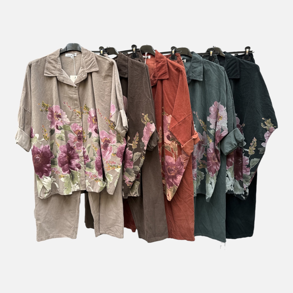 Conjunto de pana con camisa floral y pantalón presentado en beige, choco, caldera, gris y negro - POLITA 14844373A