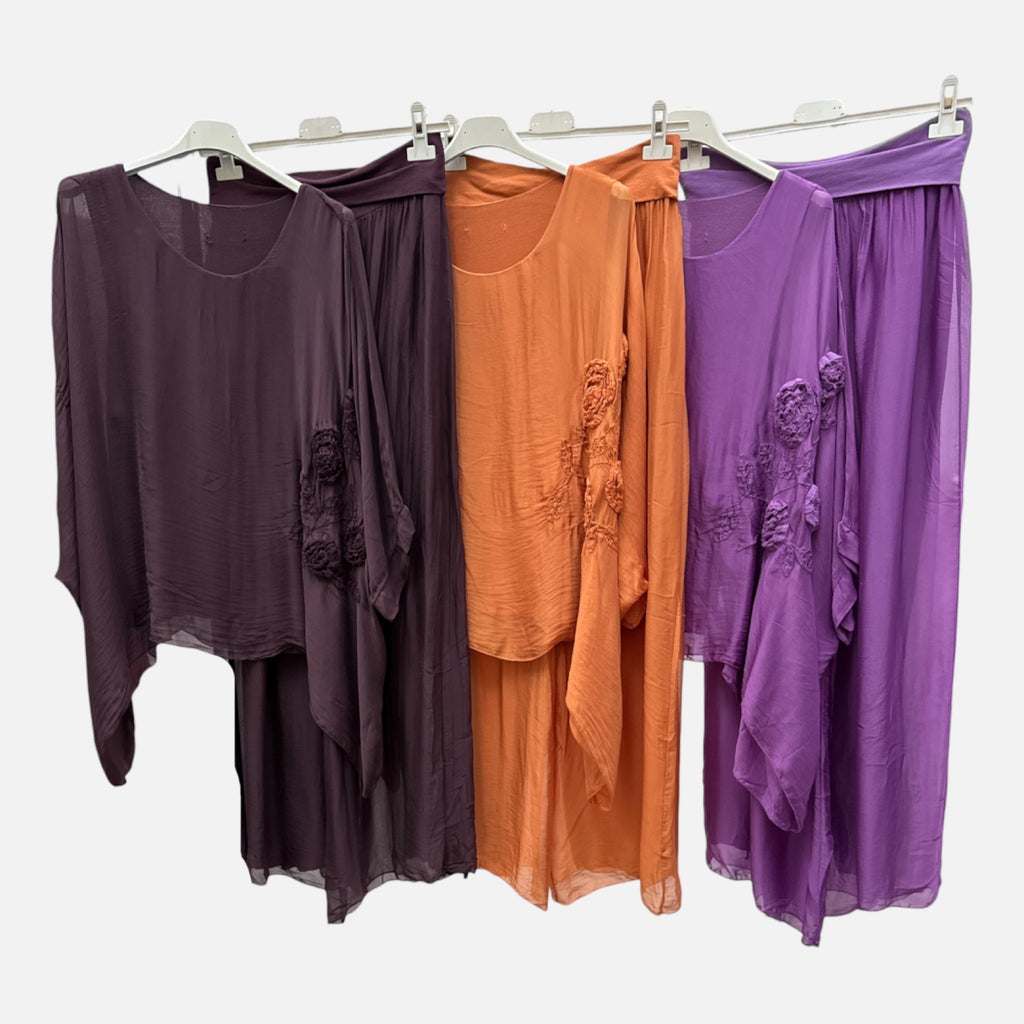 Conjunto de blusa con flores en relieve y pantalón a juego en berenjena, naranja y morado - POLITA 1419C7234FL.