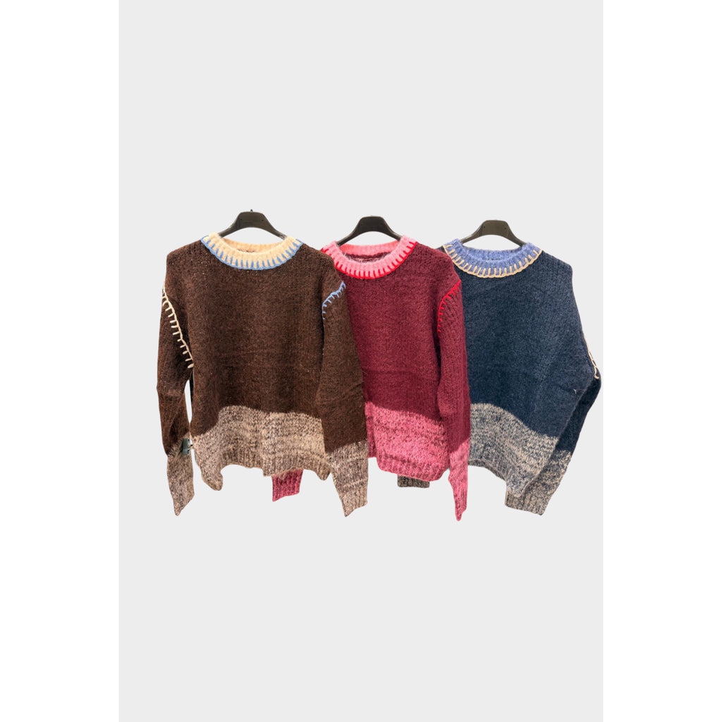 Jersey bicolor con pespuntes decorativos en tres colores: choco con beige, burdeos con rosa y azul marino con gris jaspeado.