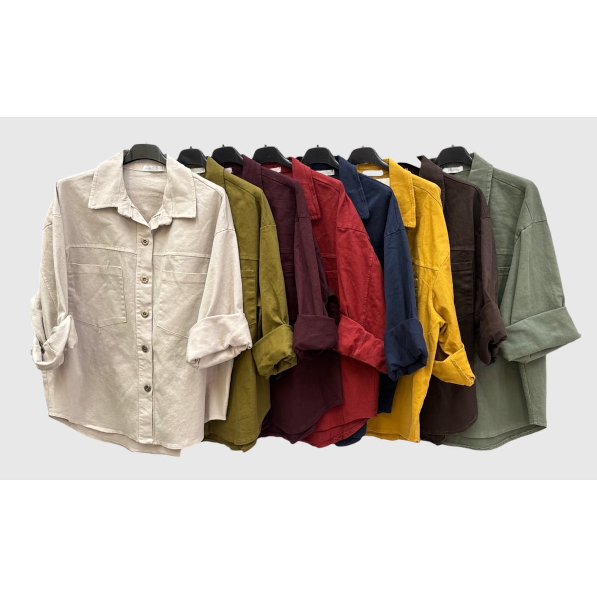 Sobrecamisa con bolsillos presentada en beige, verde pistacho, burdeos, rojo, azul marino, mostaza, marrón y verde - POLITA 140630209