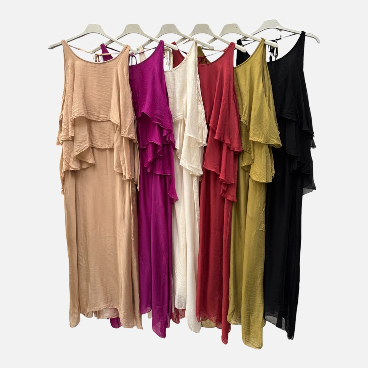 Vestido largo de seda con volantes presentado en camel, berenjena, beige, granate, verde pistacho y negro - POLITA 141922995